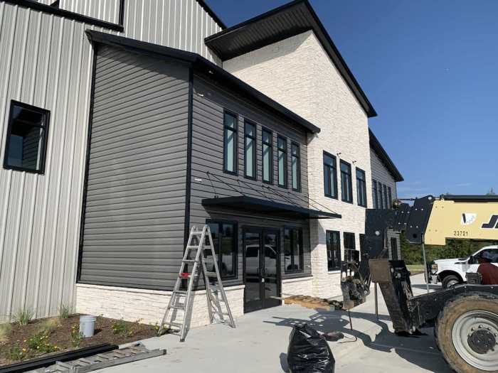 Siding wichita contractor ladder maintenance ks