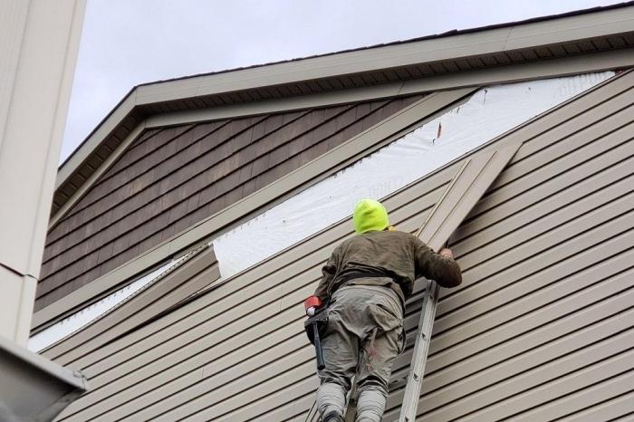 Siding repair services
